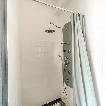 Superbe T2 Avec Cours Carmaux